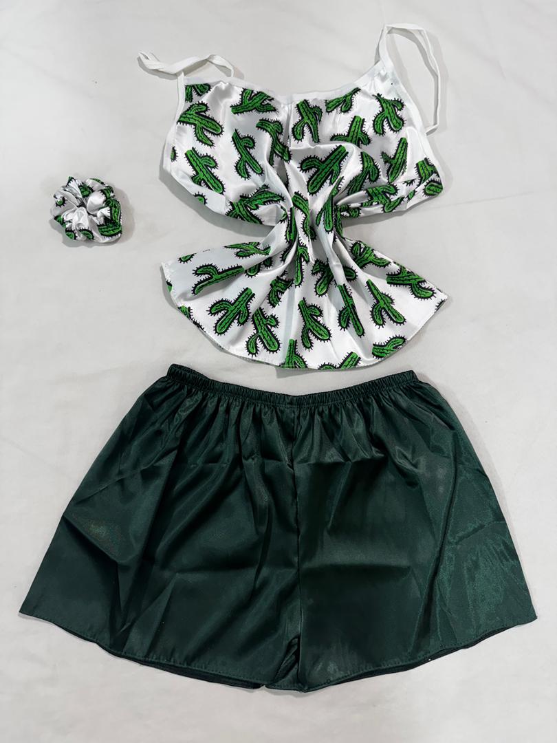 تاپ و شورتک ساتن